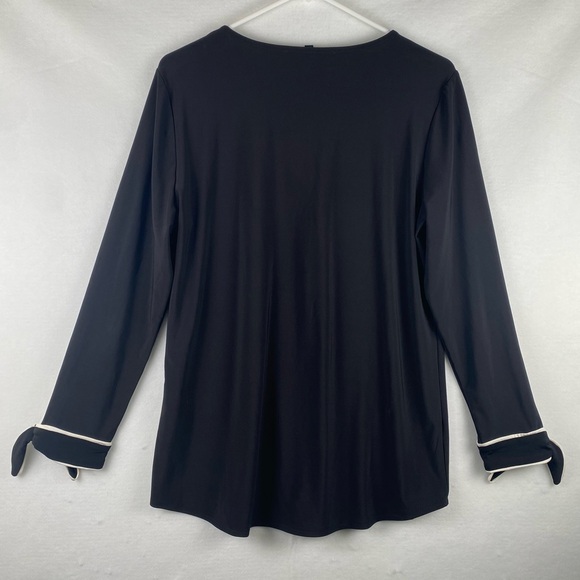 White House Black Market | Women’s‎ Size Medium Long Sleeve Black V-Neck Blouse - Picture 3 of 6